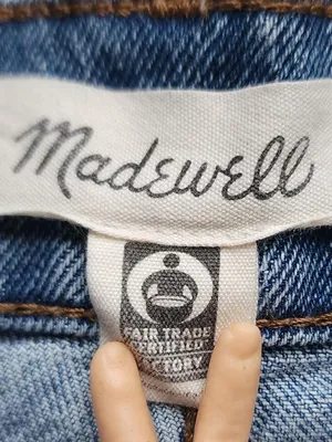 Madewell light wash denim shorts with frayed hem - size 28 thumbnail 4