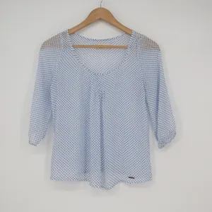 Hollister Blue White Polka Dot V-Neck 3/4 Sleeve Blouse Top XS thumbnail 2