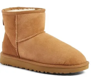 UGG Mini Boots thumbnail 1