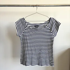 Chelsea & Theodore Striped Boat Neck Top M Navy White Nautical Parisian Chic thumbnail 2