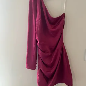 Lulus Magenta‎ Happy Hour Satin Ruched One-Shoulder Mini Dress Women’s Size M thumbnail 7