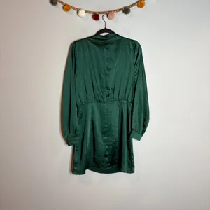 NWT Olia Green Satin Long Sleeve Mini Dress thumbnail 7