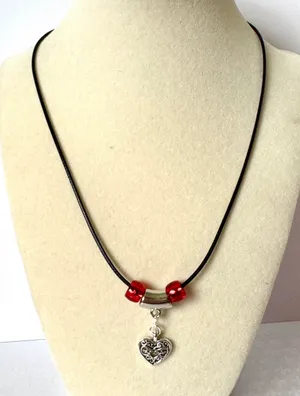 Filigree Heart Necklace (208) ❤️ thumbnail 2