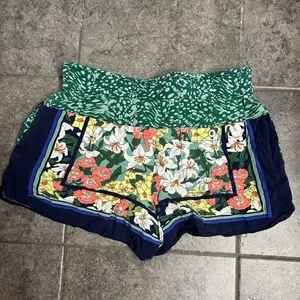 🐸Anthropologie • hei hei floral lotus shorts, Size XS thumbnail 4