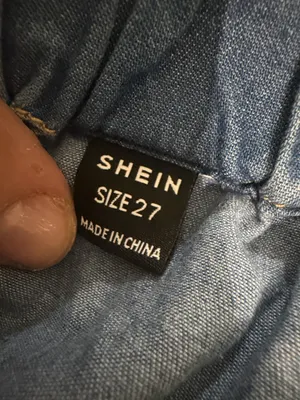 SHEIN high rise/ wide leg Flare light wash tiered denim jeans- Size 27***Med. high rise/ wide leg Flare light-wash tiered denim pants featuring a comfortable elastic waistband and a voluminous, multi-tiered design jeans- Size 27***Med - refer to measurements. gently warn& are in excellent condition. measurements approximately 11” waste x 39.5” long x 11” rise. Non smoking home. priced to sell at as is condition. Don’t like my price, make reasonable offer! And thank you for checking my closet. thumbnail 3