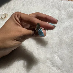 Silver Tone Minimalist Circle Ring with Heart Cutout Detail Size 7 thumbnail 3