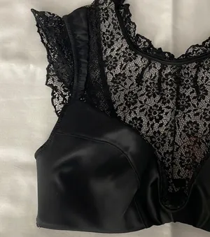 Victoria's Secret Satin & Lace Bra Top Crop Top 32C thumbnail 4