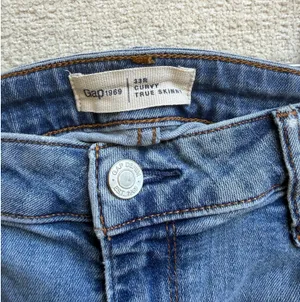 Gap Light Wash Skinny Jeans thumbnail 3