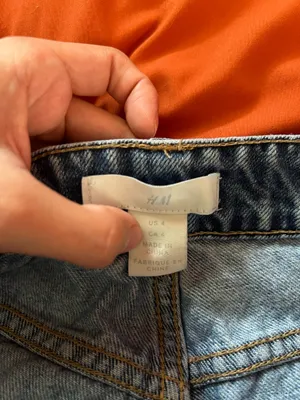 H&M High-Waisted Shorts Denim thumbnail 3
