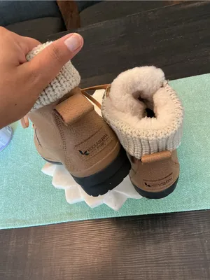 Koolaburra Tan Shearling-Lined Lace-Up Winter Boots thumbnail 9