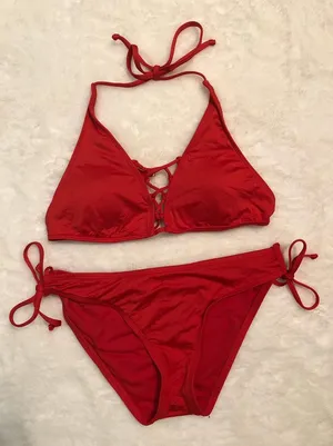 Red Bikini Size M thumbnail 1