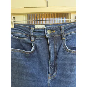Pilcro and the Letterpress Anthropologie High Rise Straight Leg Raw Hem Jeans Dark Wash Blue Size 26 thumbnail 3