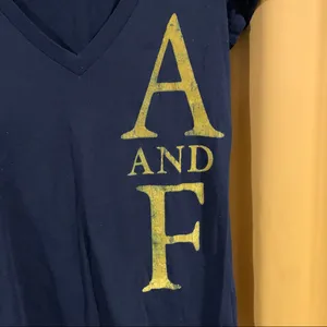 “A and F” Abercrombie V-Neck T-Shirt thumbnail 3