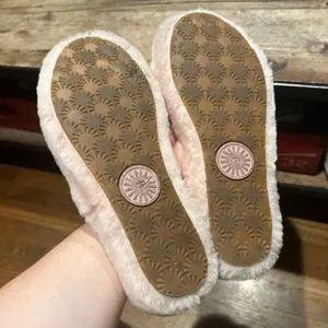 Ugg pink women’s slippers‎ size 9 thumbnail 3