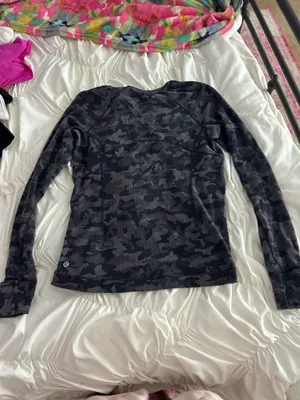 Lululemon Pullover thumbnail 2