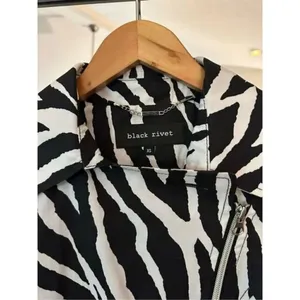 Black Rivert Zebra Trench Coat XS thumbnail 3