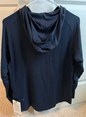 Lululemon Long Sleeve thumbnail 2
