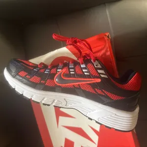 Nike Shoes Kids 5 y red and black gray thumbnail 6