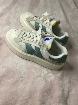Unisex New Balance CT302 Sneakers shoes size women (7) mens (5.5) thumbnail 2