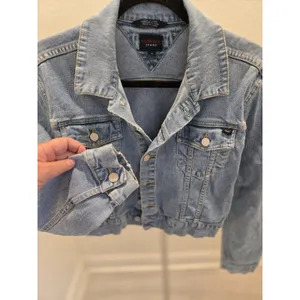 Tommy Hilfiger Tommy Jeans M Cropped Denim Trucker Y2K Jacket Womens Light Wash Blue Jean thumbnail 4