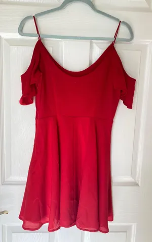 Boutique Red Flowy Off The Shoulder Mini Dress thumbnail 2