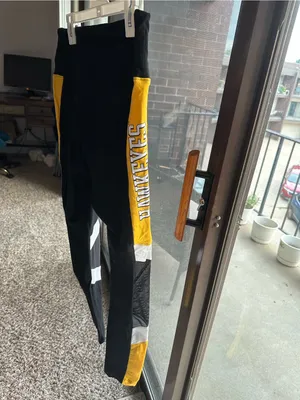 Iowa Hawkeyes Black & Gold Athletic Leggings thumbnail 2