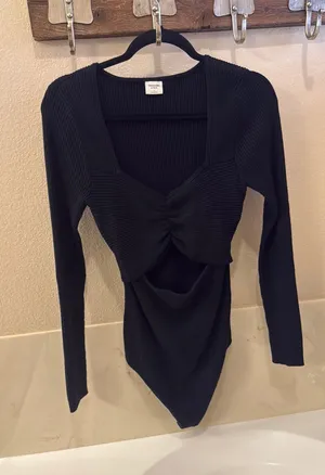 Abercrombie Black ribbed long sleeve sweater Bodysuit L thumbnail 1