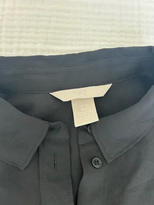 H&M Blouse Long Black Sleeve thumbnail 3
