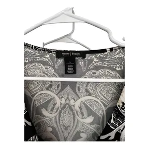 White House Black Market Black and White Paisley Blouse thumbnail 3