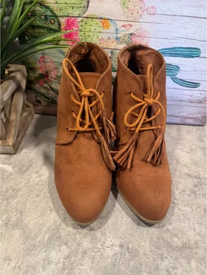 Cato lace-up heeled ankle boots, Size 9 thumbnail 2