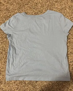 Outfitters T-shirt thumbnail 3