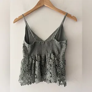 Abercrombie‎ & Fitch Sage Green Floral Lace Cami Peplum Top Y2K thumbnail 5