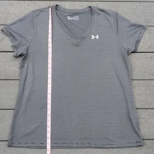 Under Armour Gray Short Sleeve V-Neck Heat Gear Loose Fit Shirt thumbnail 5