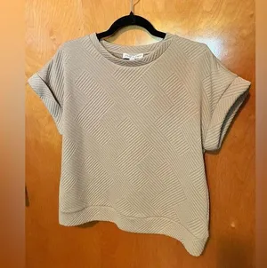Boutique She+Sky tan short sleeve blouse size small thumbnail 1
