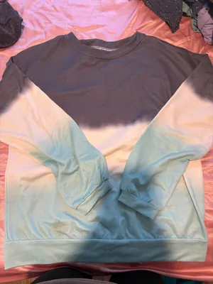 Amazon Crewneck thumbnail 1