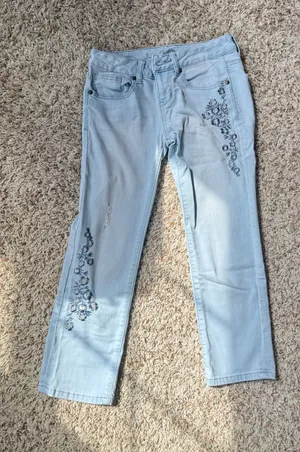 SO Capri Embroidered Floral Blue Size 3 thumbnail 1
