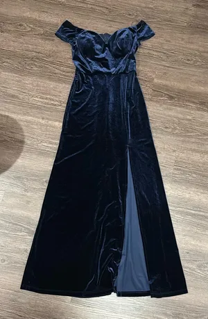 Windsor long velvet dress with side slit thumbnail 1