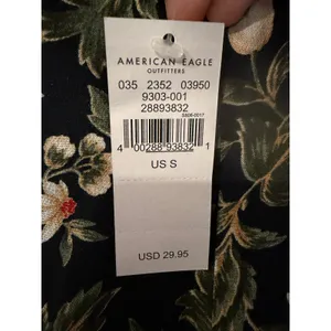 American Eagle Floral Crop Top NWT Womens Small Ruffle Sleeve Smocked Back Black thumbnail 7