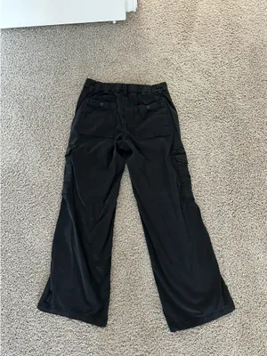 American Eagle Low-Rise Cargo Pants thumbnail 6
