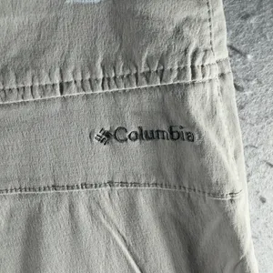 3127 | Columbia Saturday Trail Stretch Hiking Shorts Khaki Tan Womens 12 thumbnail 6