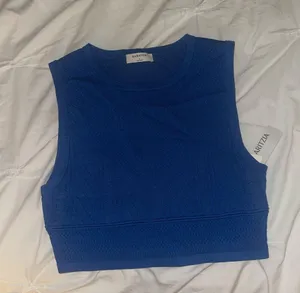 Aritzia Babaton Top thumbnail 2