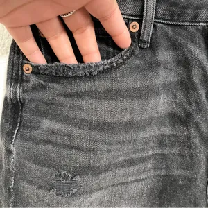 American Eagle Womens Shorts Washed Black 90s Boyfriend Distressed Size 6 thumbnail 5