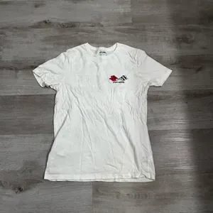 Old navy cotton corvette graphic tee XS  thumbnail 2