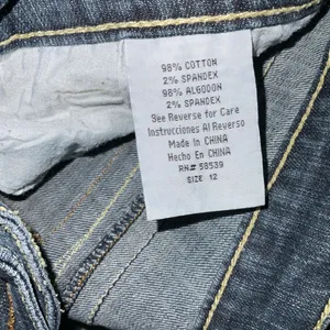 Women’s jeans, curvy women, jeans thumbnail 4