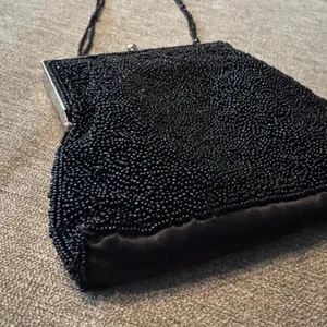 Y2K Style Black Beaded Floral Embroidered Kiss Lock Evening Bag Clutch Purse thumbnail 6