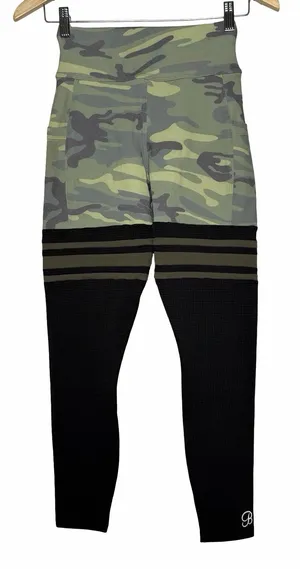 Bombshell Sportswear Perform Thigh-Highs Camo Leggings Size M High Rise Pockets thumbnail 1