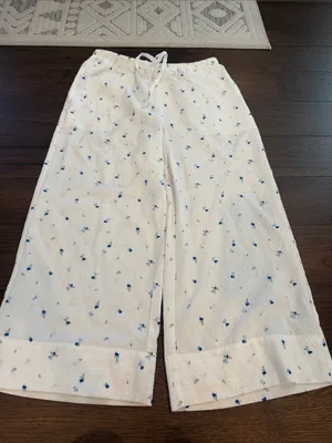 Auden Women's Cropped Pajama Pants Size Small in White and Blue Floral - C33-092 thumbnail 4