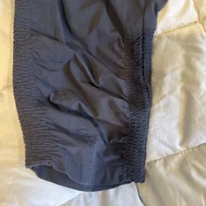 Athleta Black Drawstring Elastic Waist Pants With Pockets Size 8 thumbnail 2