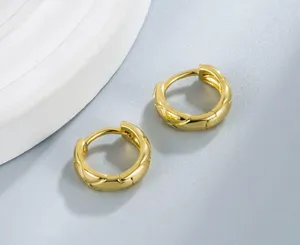 15mm Classic Rhombus Texture Gold Hoop Earrings for Women thumbnail 2