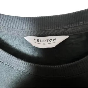 Peloton Women's Crewneck Long Sleeve Weekender Side Split Logo Pullover NWT Sz M thumbnail 10